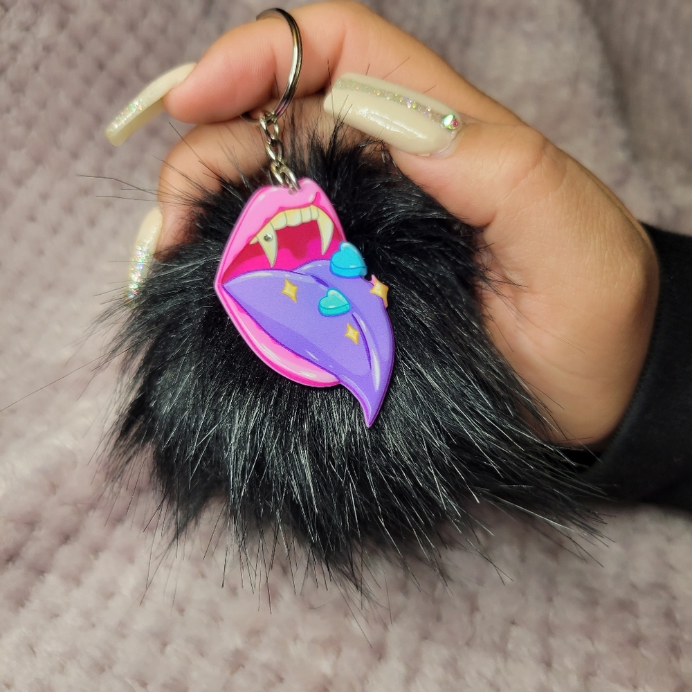 Pom pom keychain